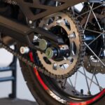 ANTIFURTO MECCANICO BLOCCA RUOTA EASYBLOCK BENELLI TRK 702/702X QJ MOTOR SRT 700 - immagine 2