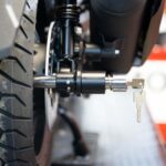 ANTIFURTO MECCANICO BLOCCA RUOTA EASYBLOCK HONDA ADV 350 / FORZA 350 - immagine 6