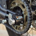 ANTIFURTO MECCANICO BLOCCA RUOTA EASYBLOCK BENELLI TRK 502 / LEONCINO 500 TRAIL - immagine 2